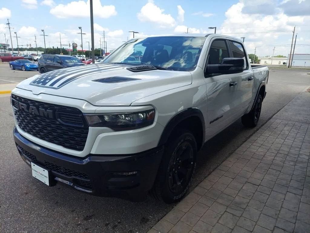 New 2026 Bright White Clear-Coat Exterior Paint RAM Big Horn/Lone Star image 3