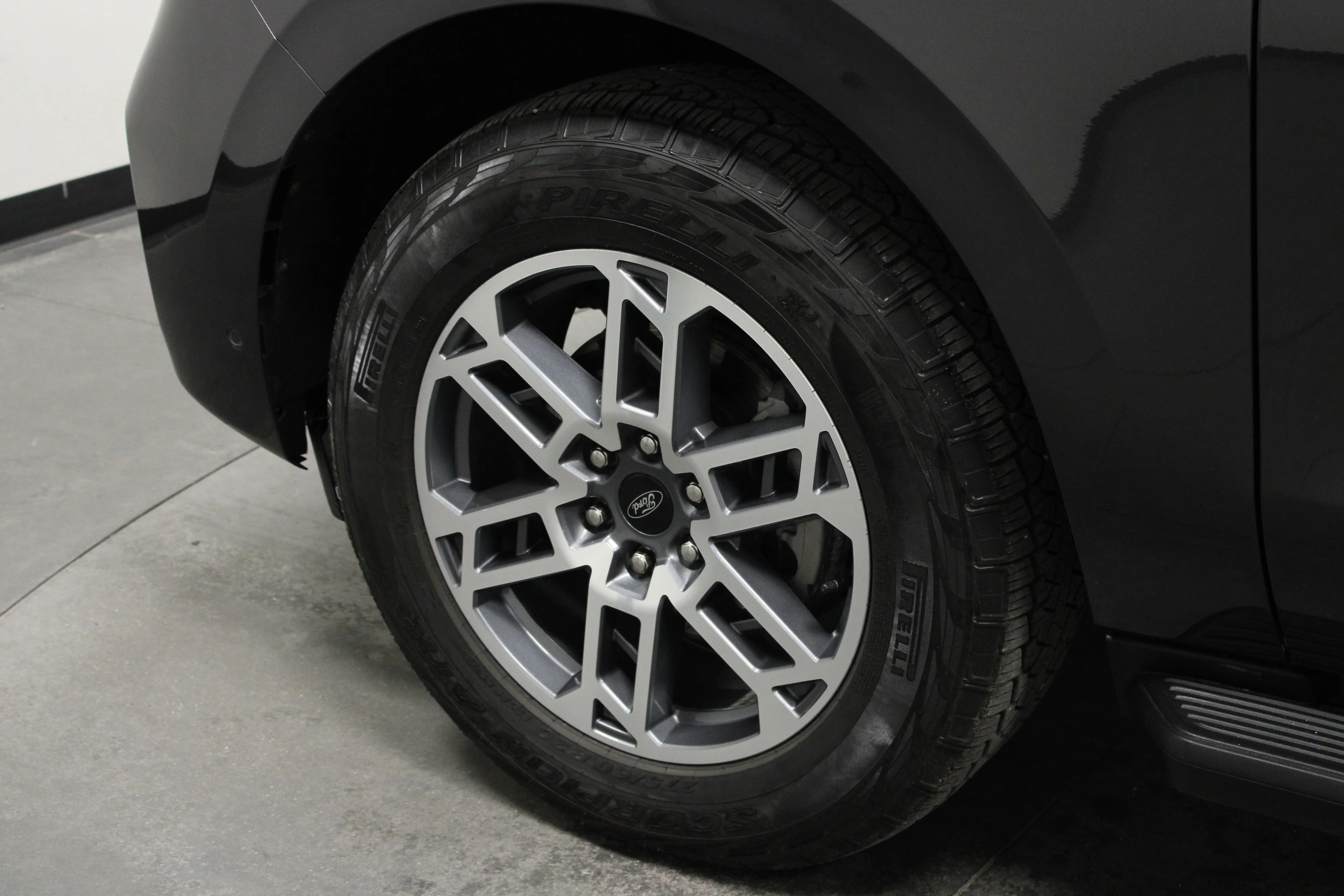 Used 2025 Gray Metallic Ford Active image 10