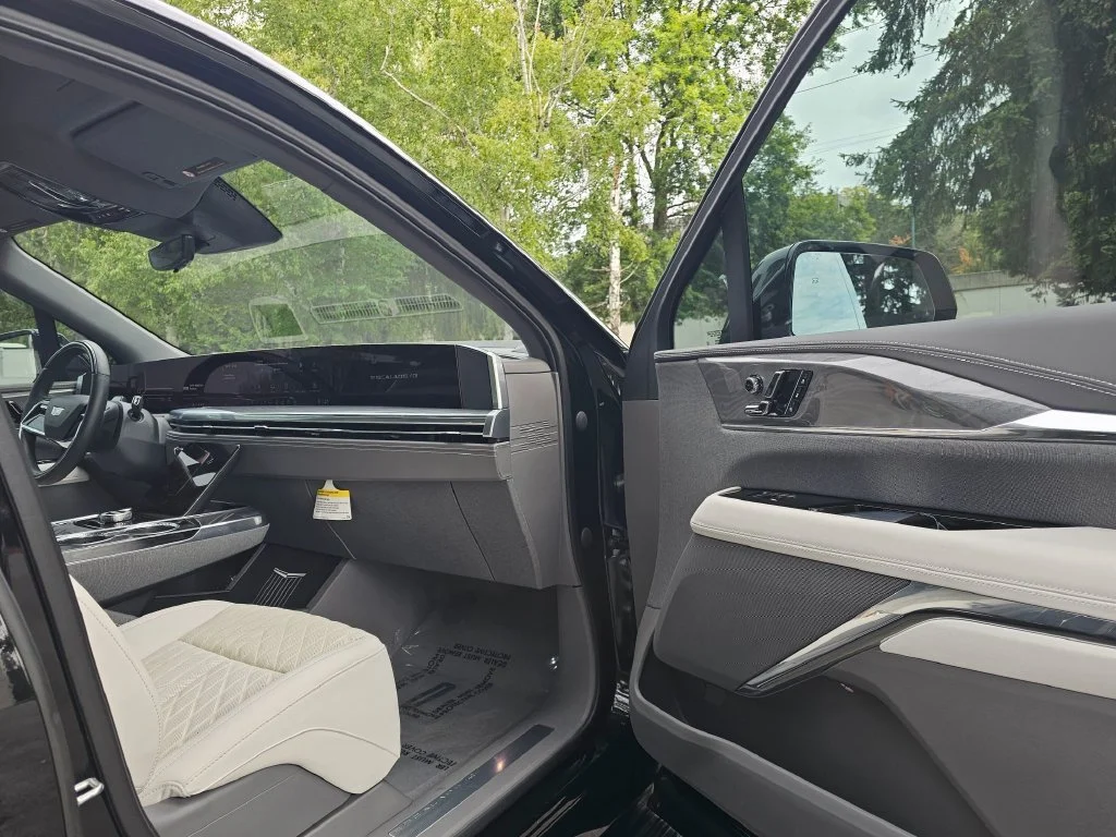 2026 Cadillac Escalade IQ Luxury - Photo 11