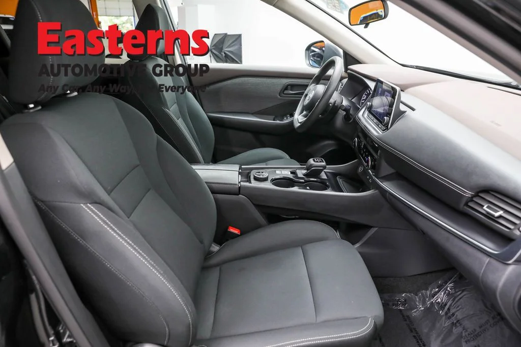 Used 2023 Black Nissan S image 23