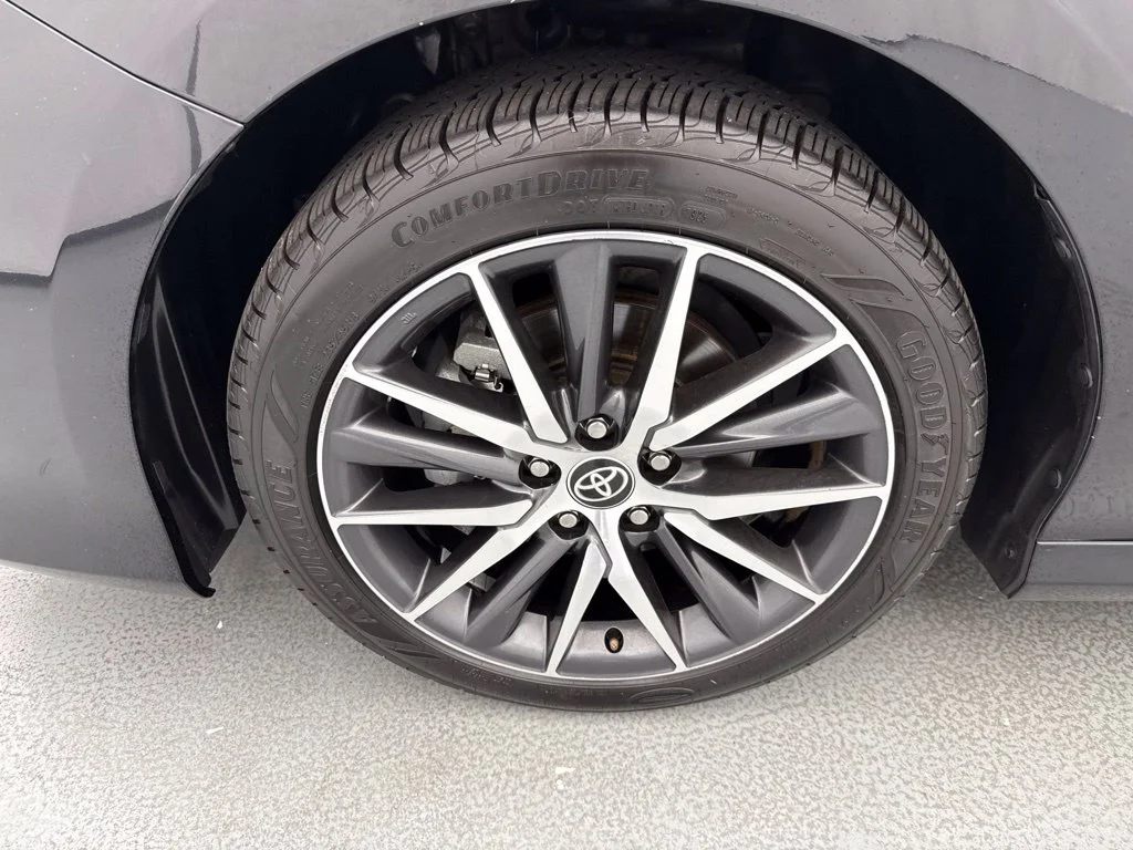 Used 2022 Black Toyota XLE image 4