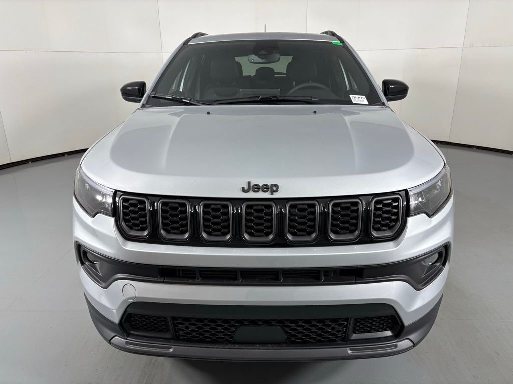 New 2026 Silver Zynith Metallic Clearcoat Jeep Latitude image 3