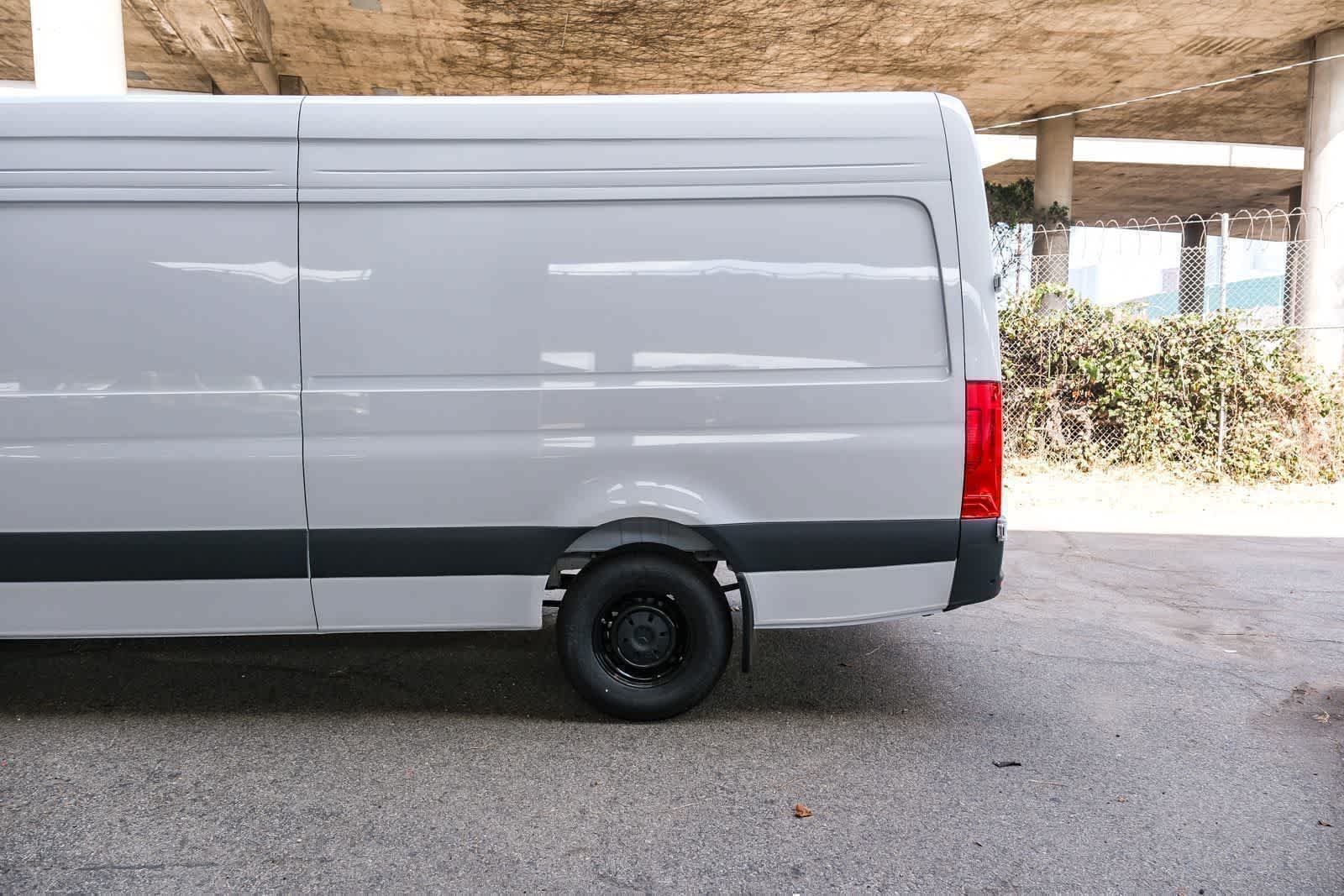 New 2026 Arctic White Mercedes-Benz Cargo 170WB High Roof RWD 2.0L I4 Diesel Turbo HO image 24
