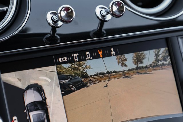 Used 2019 Black Crystal over Cricket Ball Bentley V8 image 29