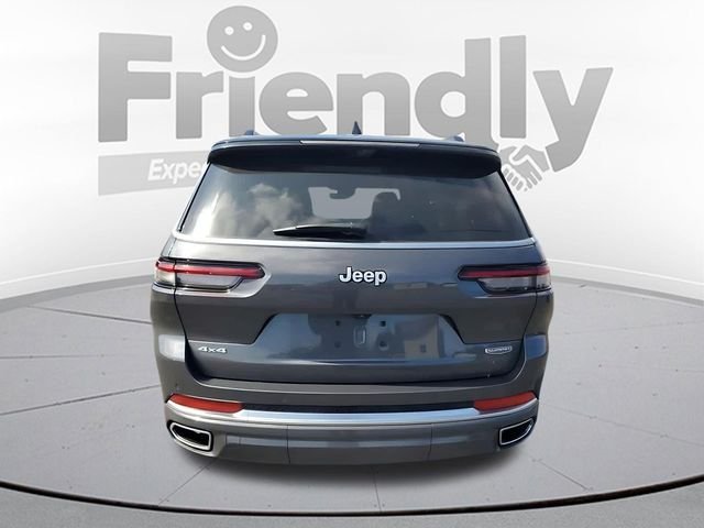Used 2024 Gray Jeep Summit image 4