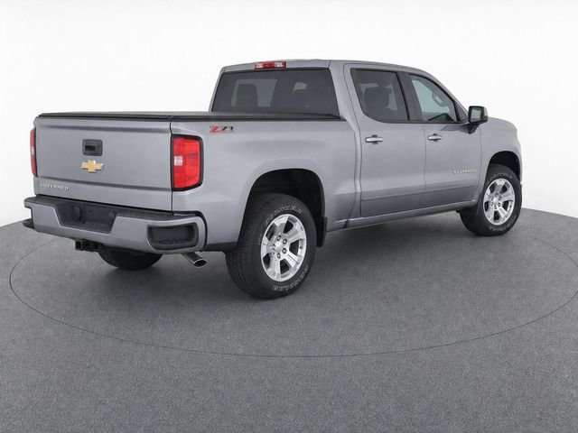 Used 2017 Gray Chevrolet LT image 4