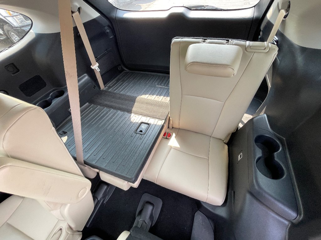 Used 2024 Midnight Black Metallic Toyota XLE image 20