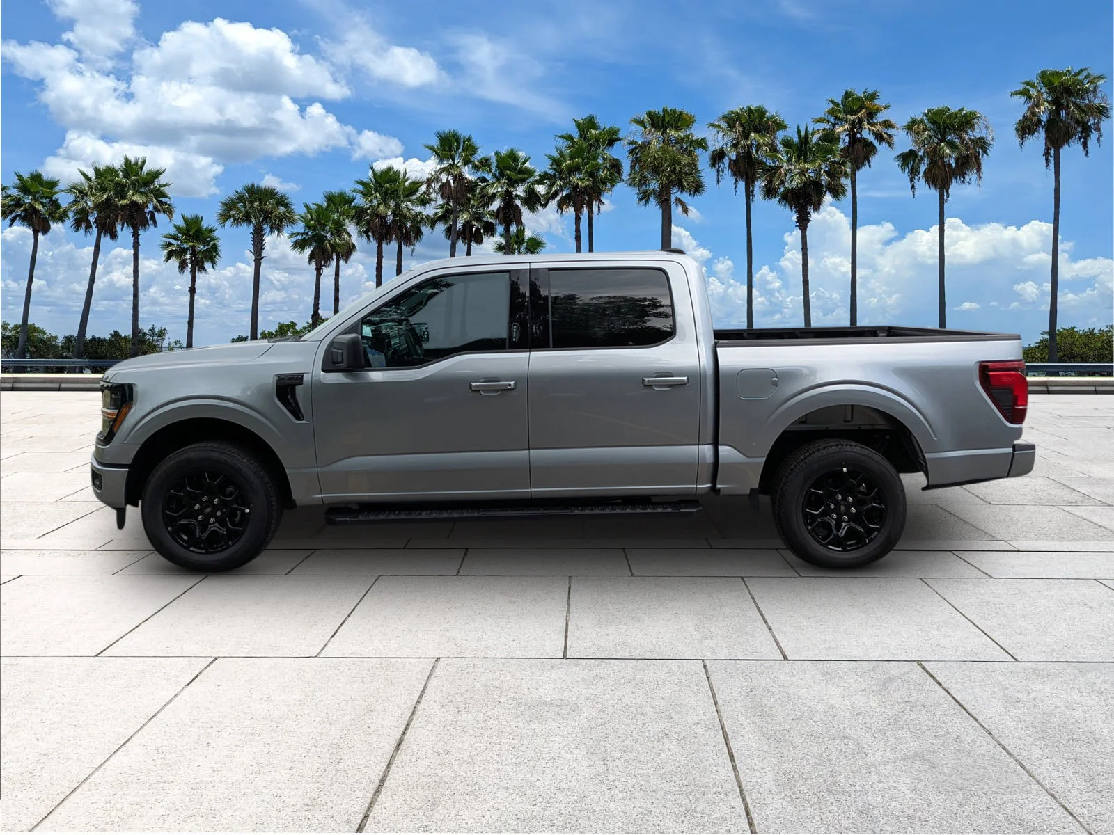 New 2026 Iconic Silver Metallic Ford XLT image 4