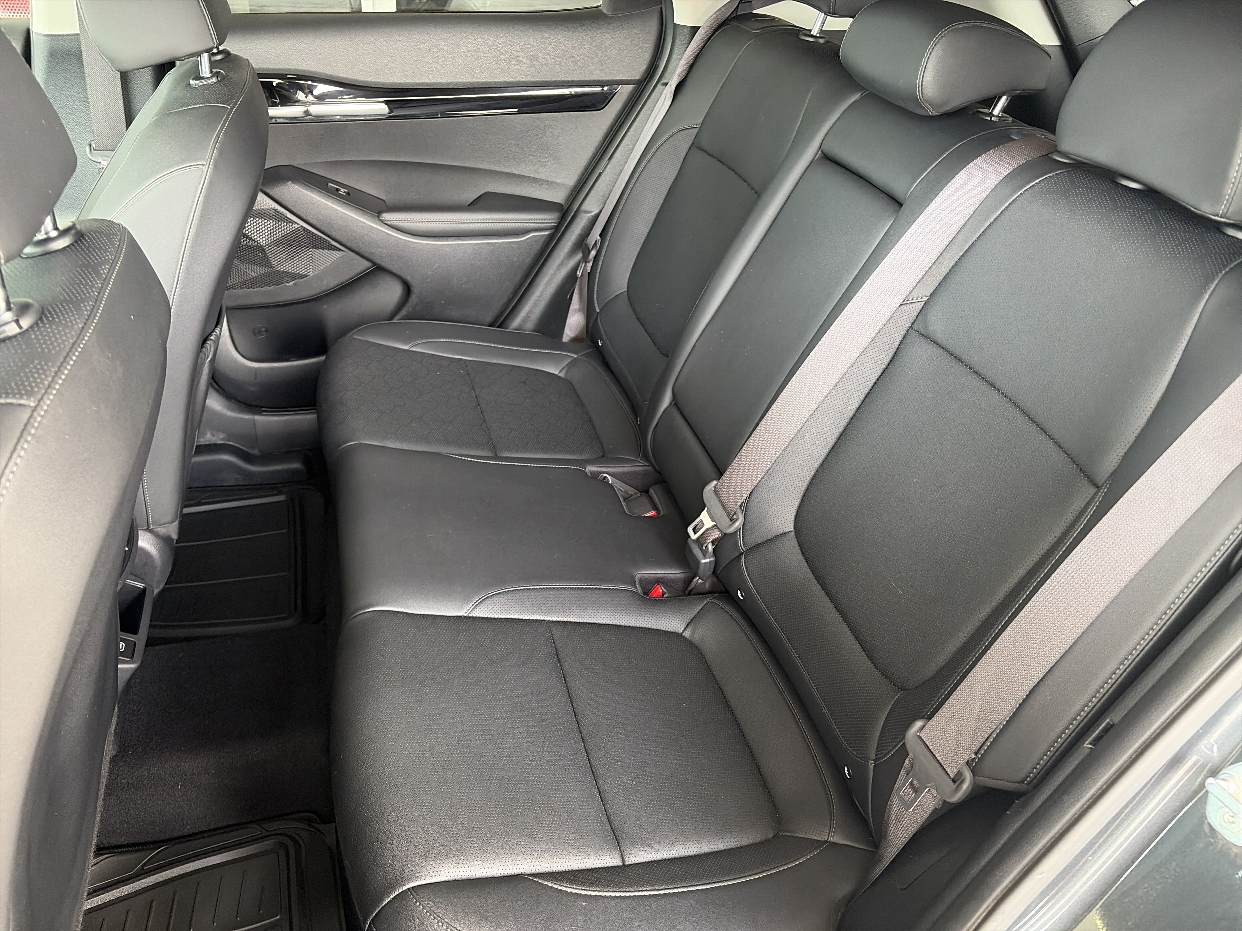 Used 2024 Gray Kia EX image 9
