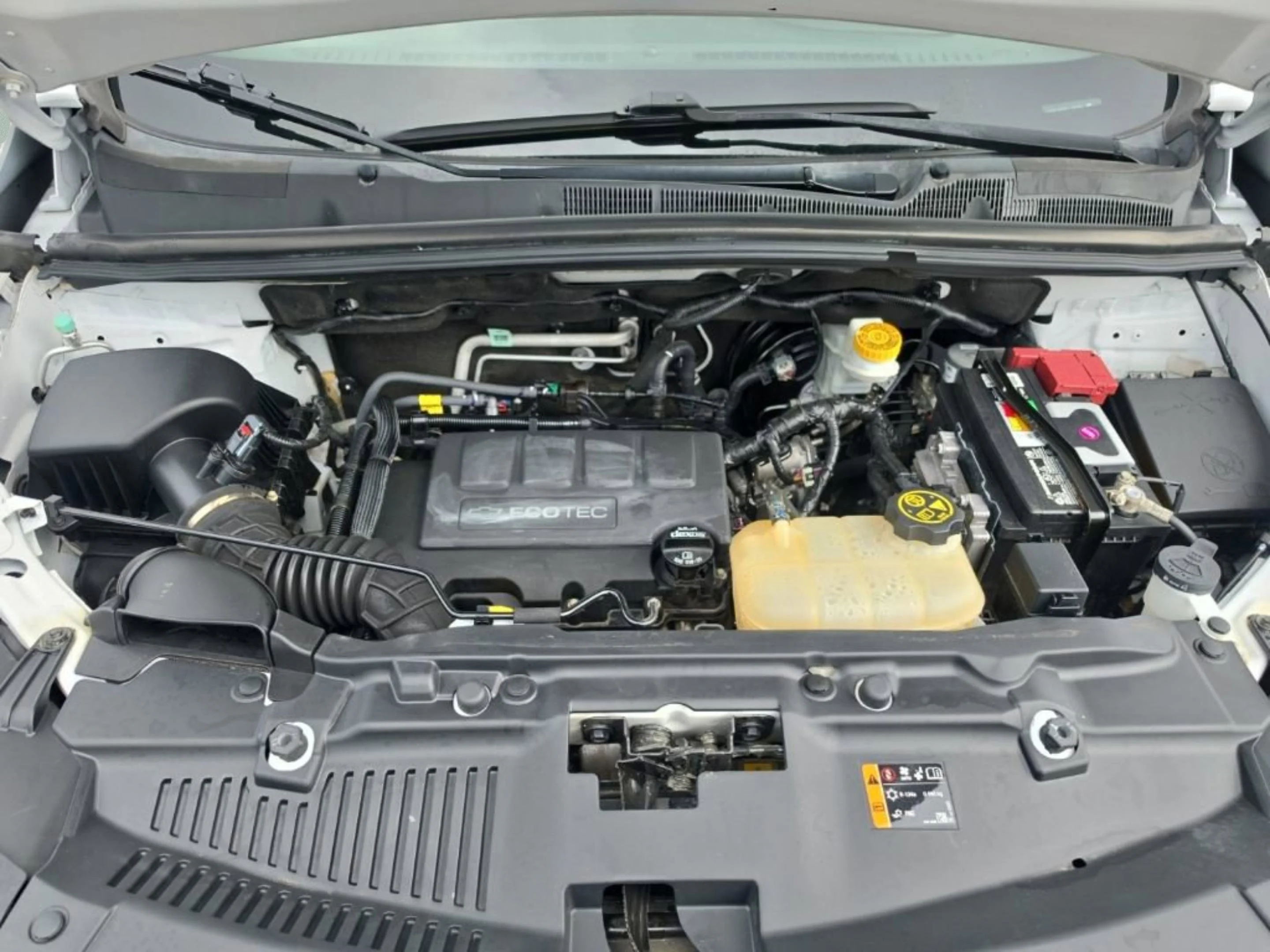Used 2020 SUMMIT WHITE Chevrolet LS image 10
