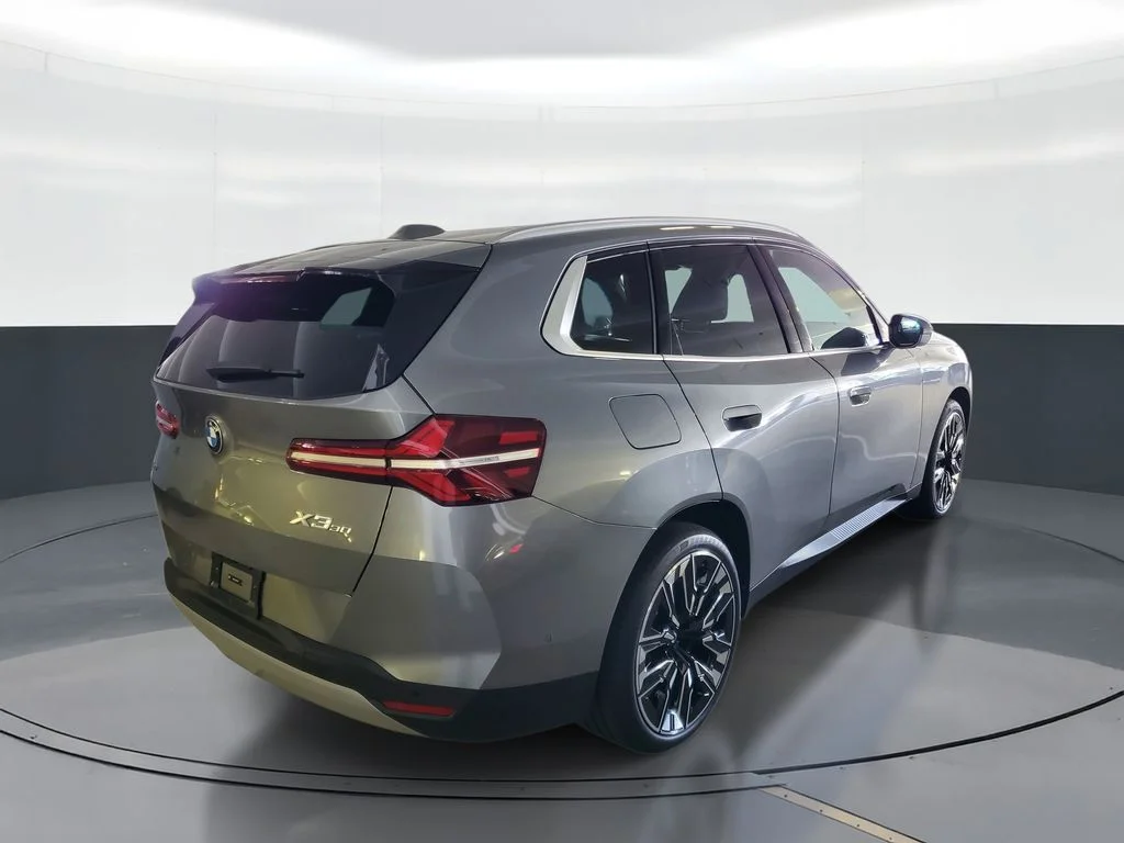 New 2026 Skyscraper Grey Metallic BMW 30 xDrive image 3