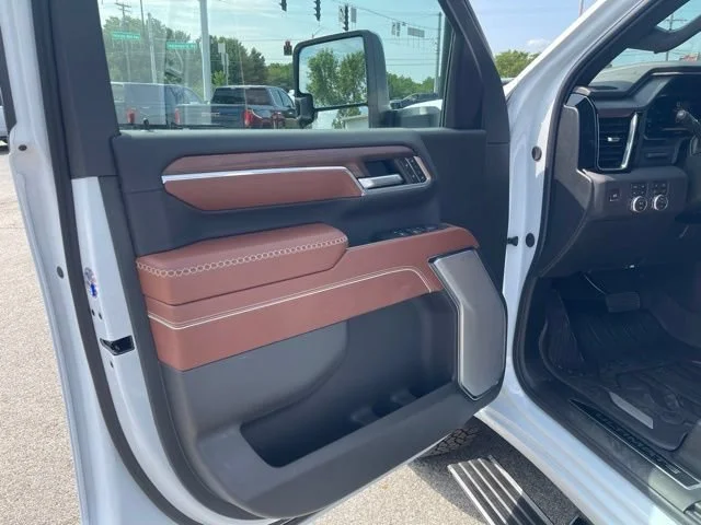 New 2026 Glacier White Tricoat GMC Denali Ultimate image 7
