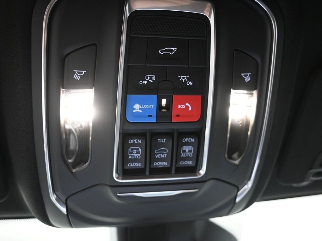 New 2026 Diamond Black Crystal Pearlcoat Jeep Limited image 21