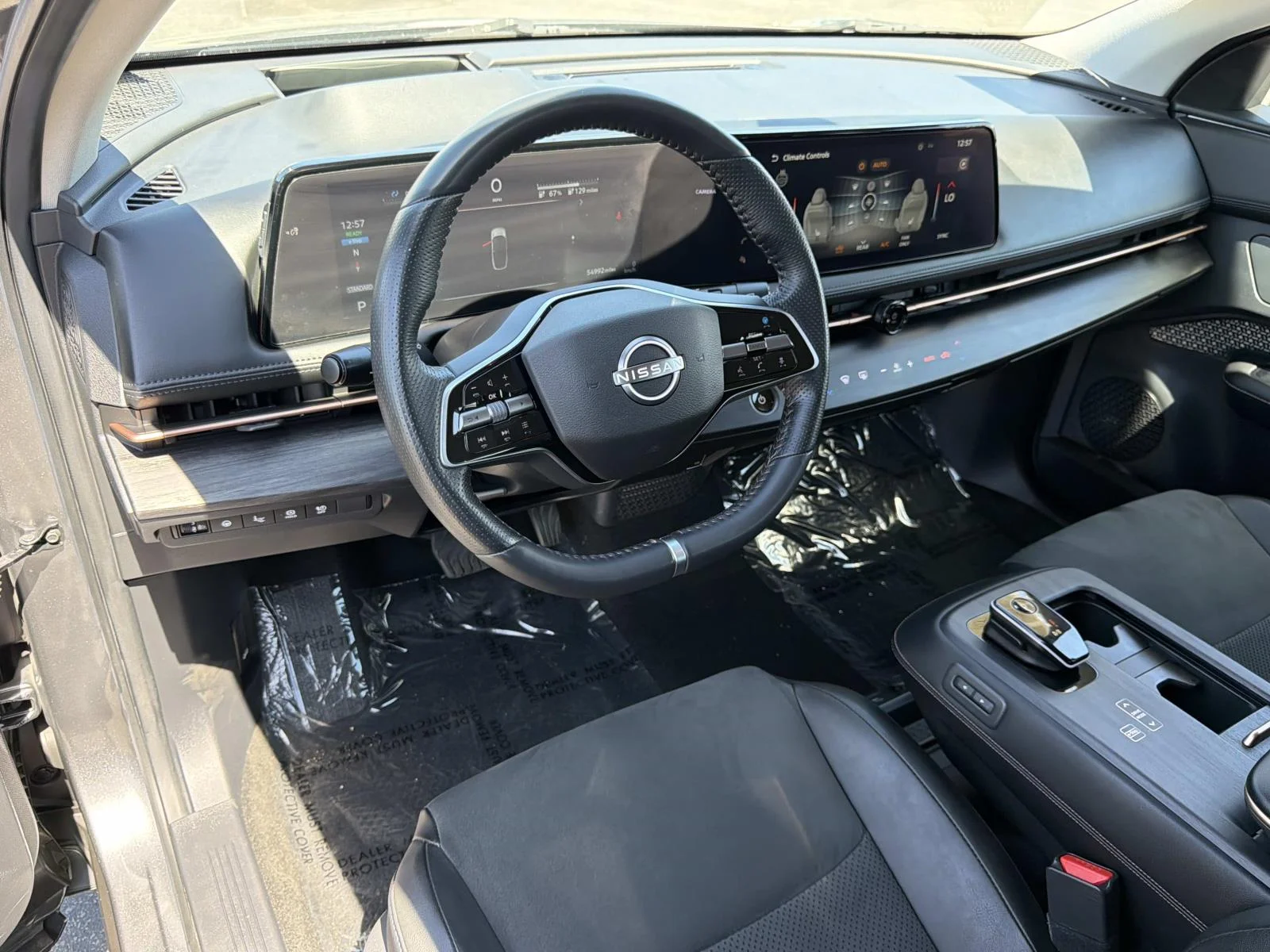Used 2023 GUN METALLIC Nissan ENGAGE image 8