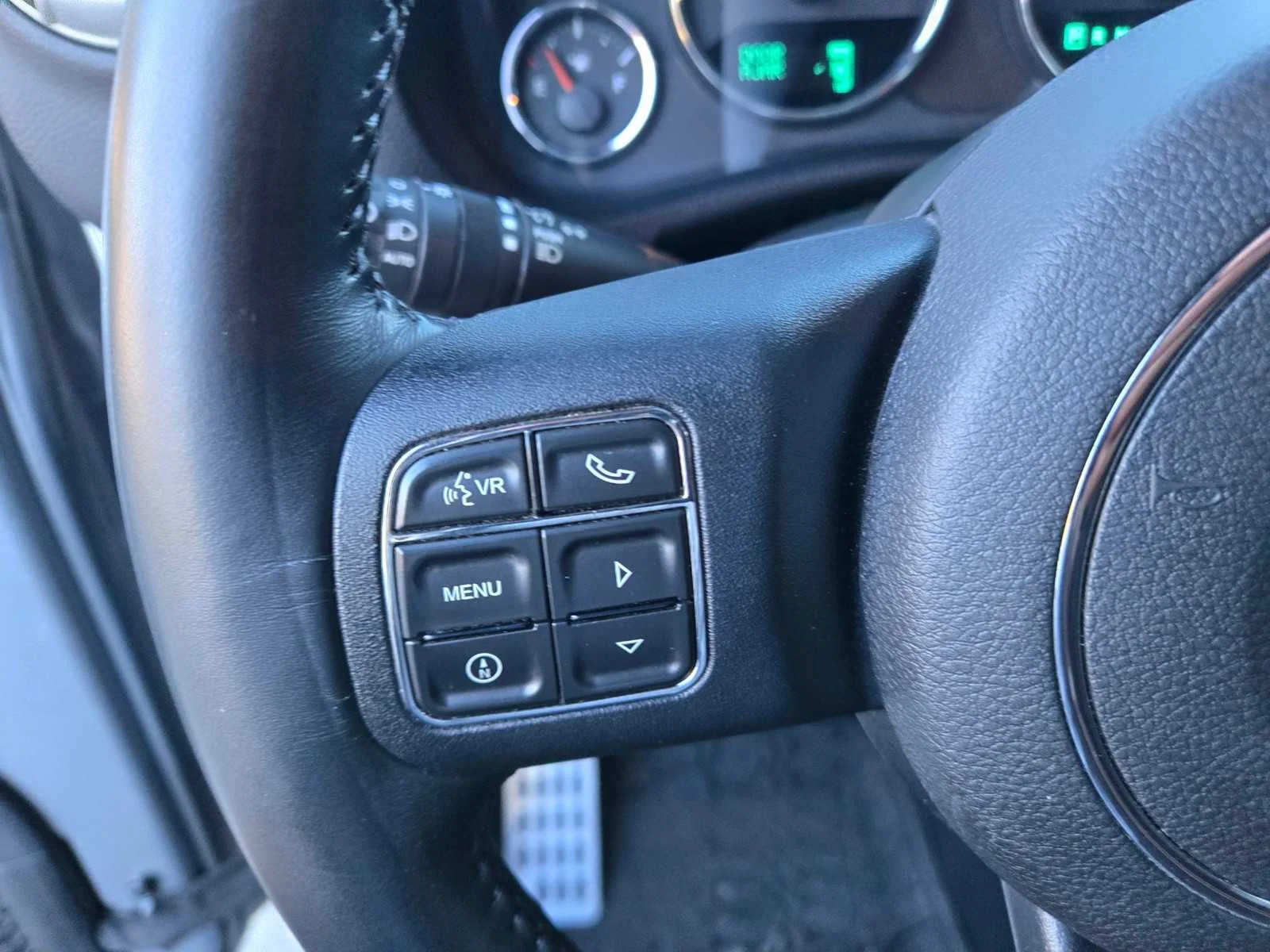 Used 2014  Jeep Rubicon image 25
