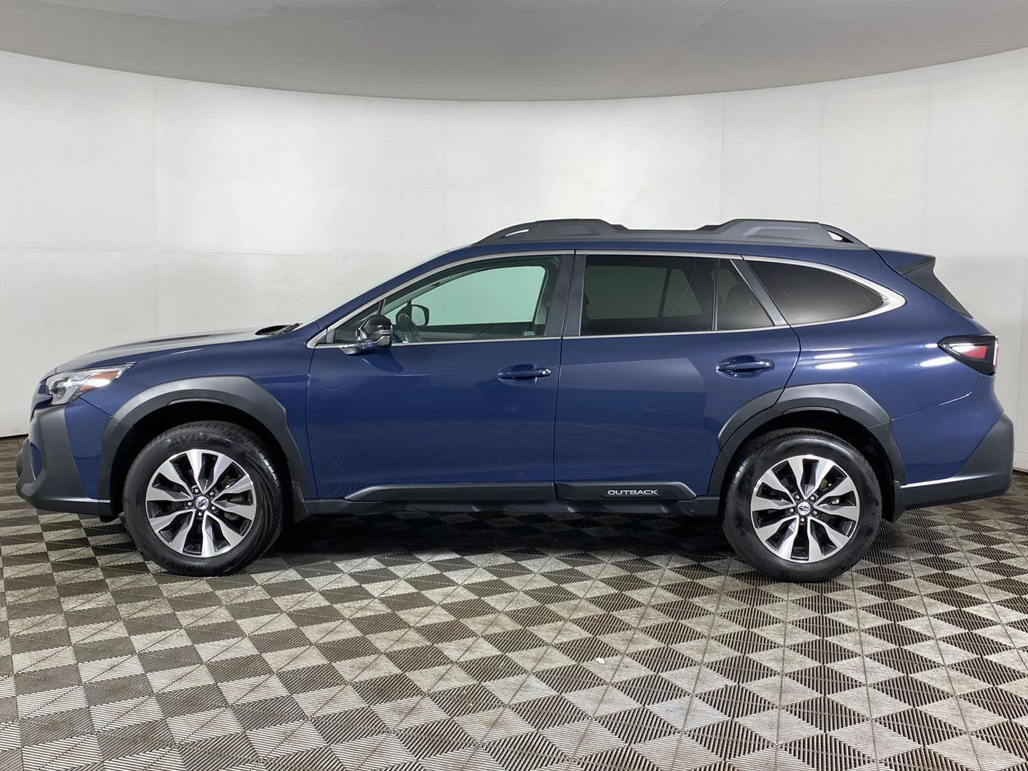 Used 2025 Cosmic Blue Pearl Subaru Limited image 9