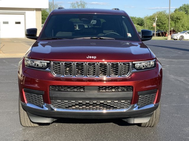 Used 2025 Velvet Red Pearlcoat Jeep Laredo X image 13