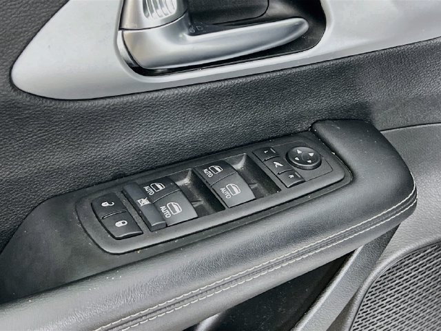 2025 Chrysler Pacifica Limited - Photo 9