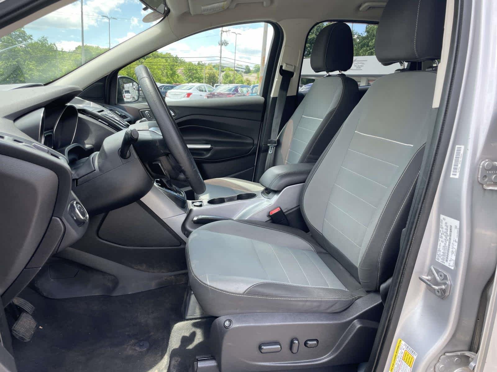 Used 2014 Ingot Silver Metallic Ford SE image 16