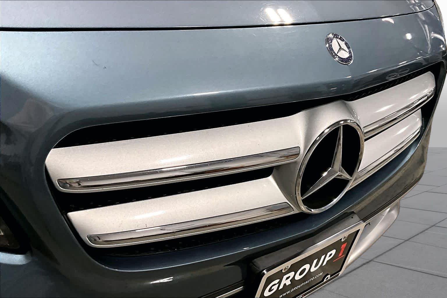 Used 2015 Universe Blue Metallic Mercedes-Benz GLA 250 image 29