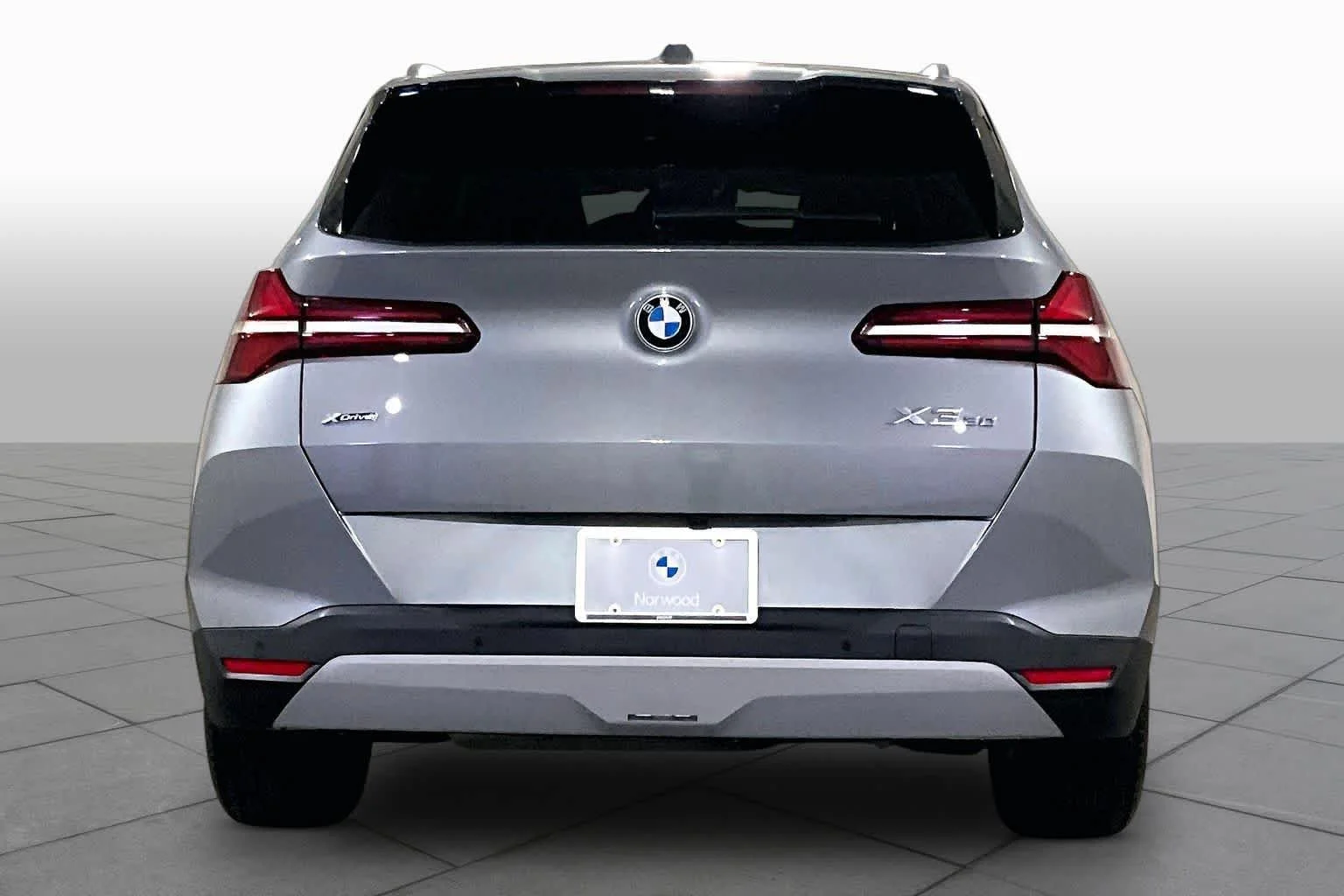 Used 2026 Skyscraper Grey Metallic BMW 30 xDrive image 4