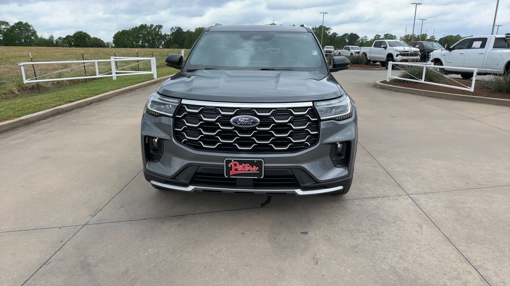 Used 2025 Gray Metallic Ford Platinum image 4