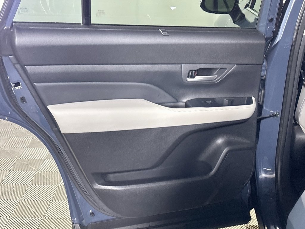 Used 2024 White Toyota Platinum image 19
