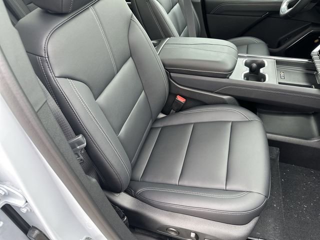 New 2026 Glacier White Tricoat GMC Elevation image 29