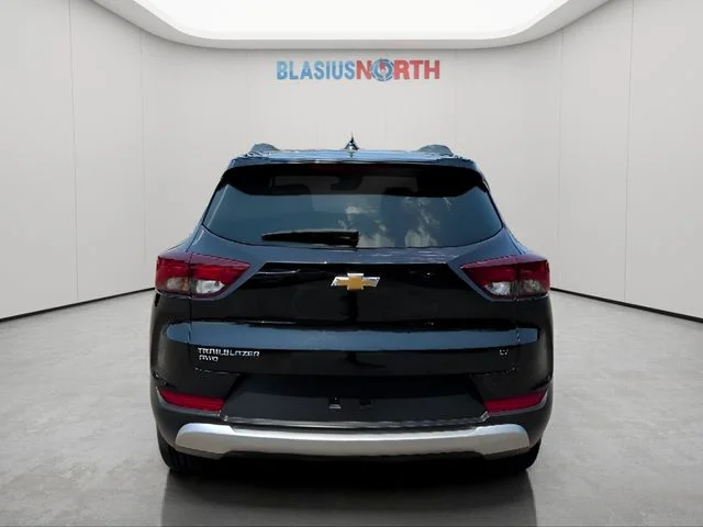 Used 2025 Black Chevrolet LT image 6