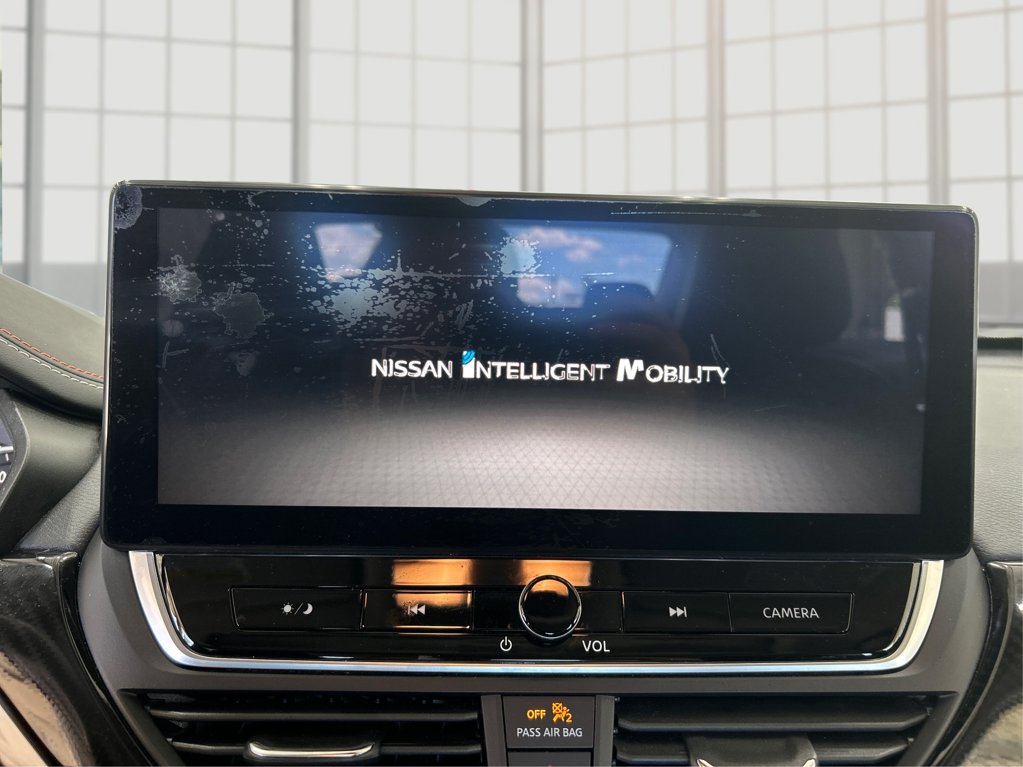 Used 2023 White Nissan 2.5 SR image 13