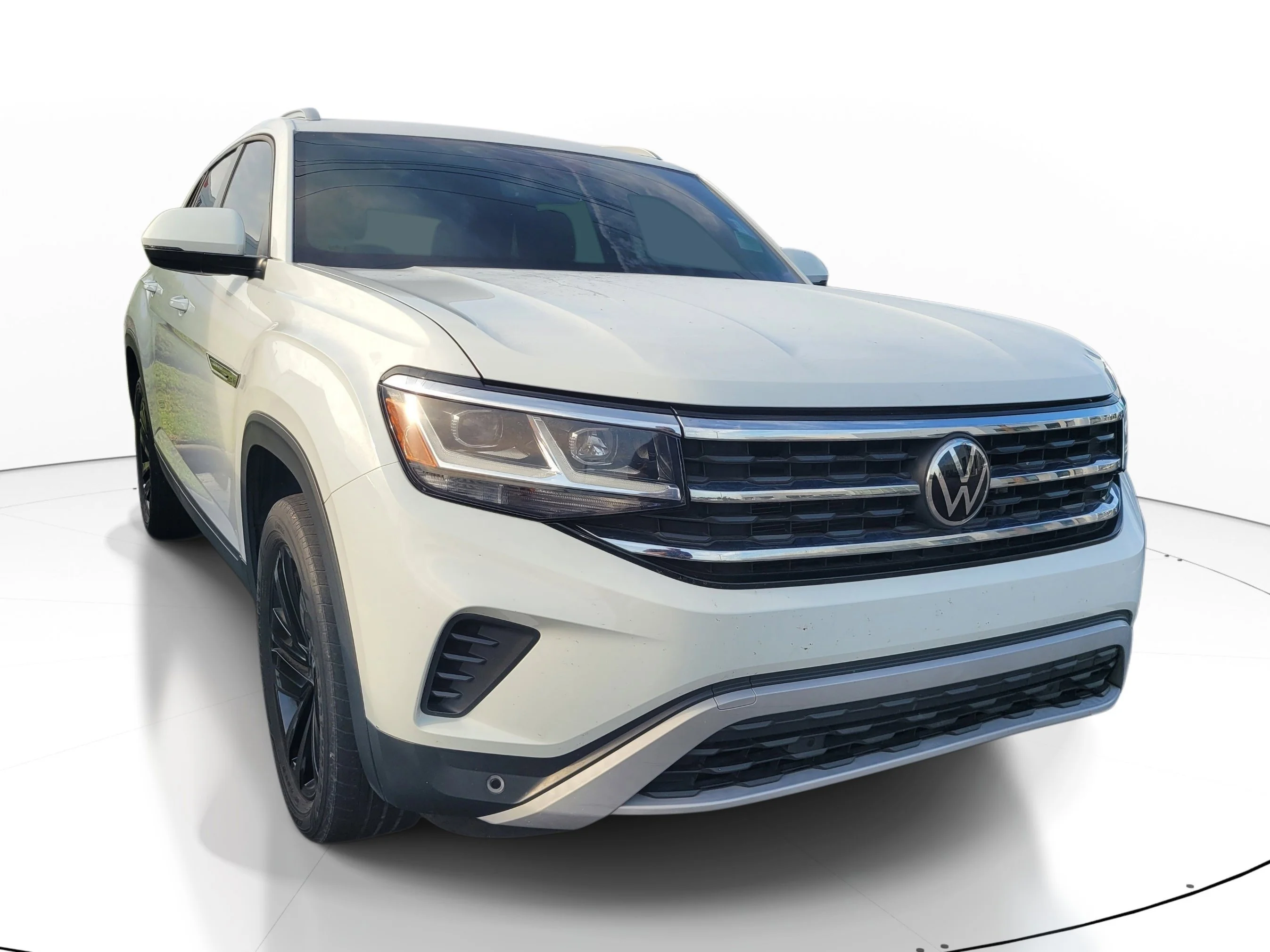 Used 2022  Volkswagen 2.0T SE with Technology image 1