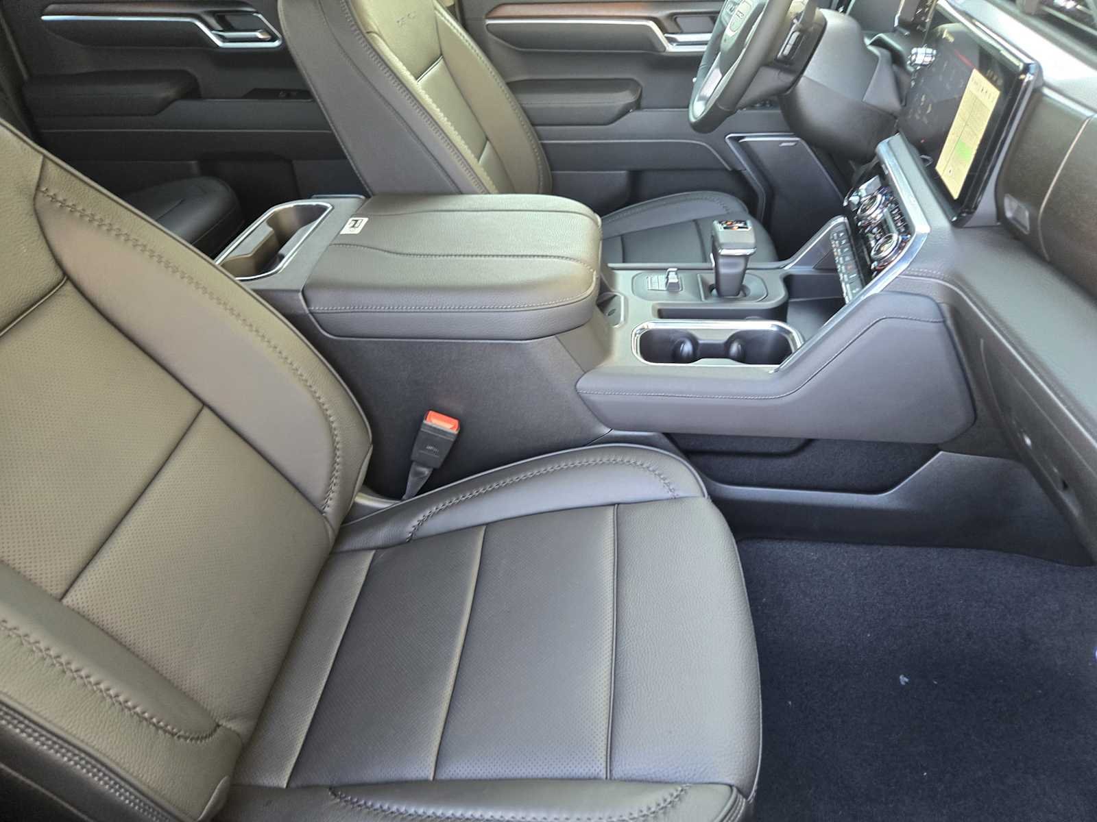 2026 GMC Sierra 1500 Denali - Photo 9