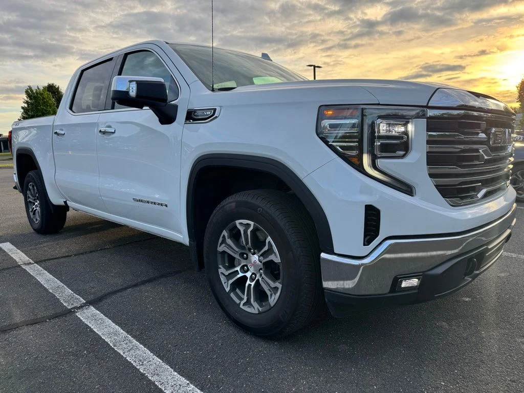 2026 GMC Sierra 4WD Crew Cab Short Box SLT's photo