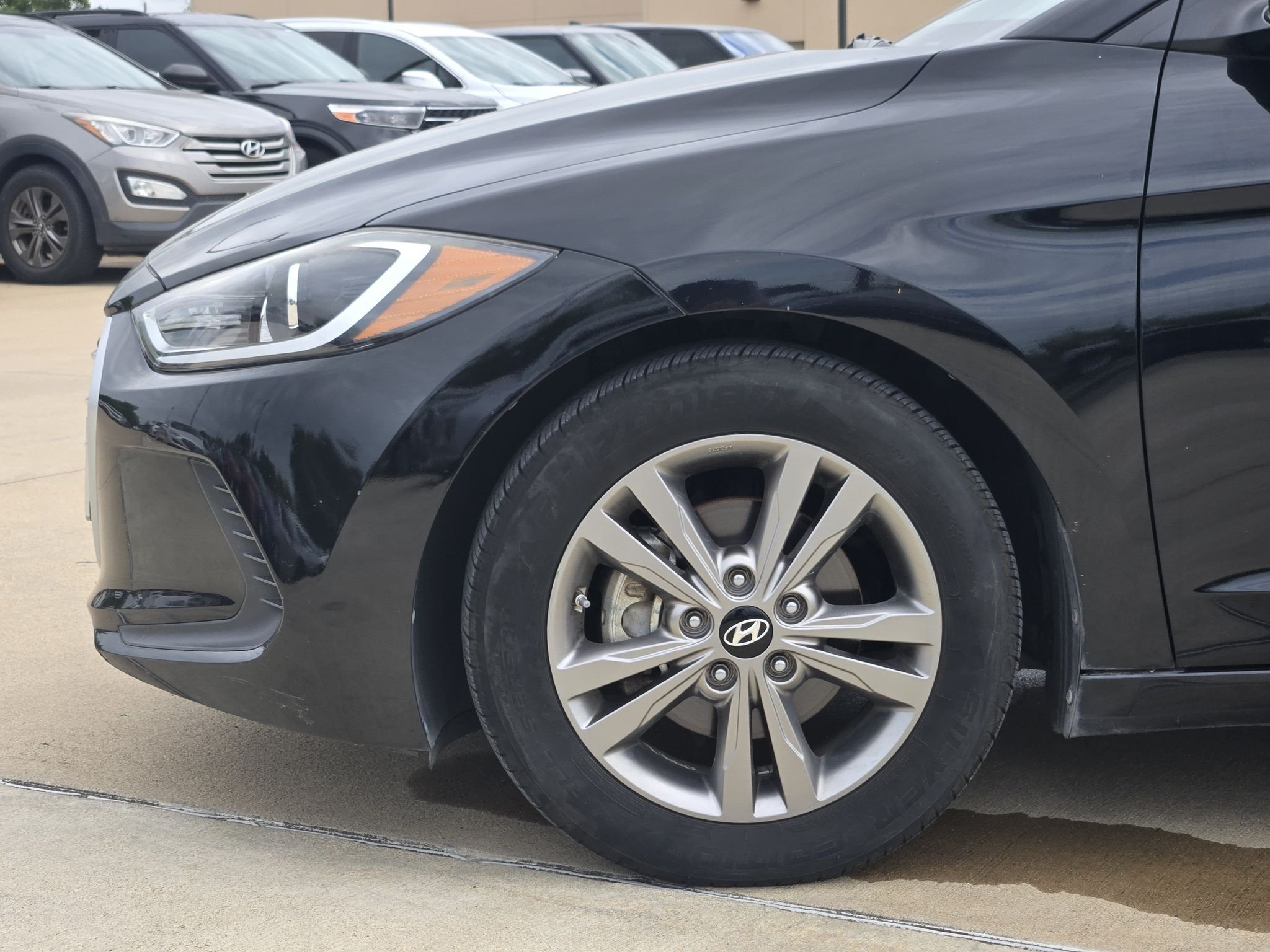 Used 2017 Black Noir Pearl Hyundai SE image 9