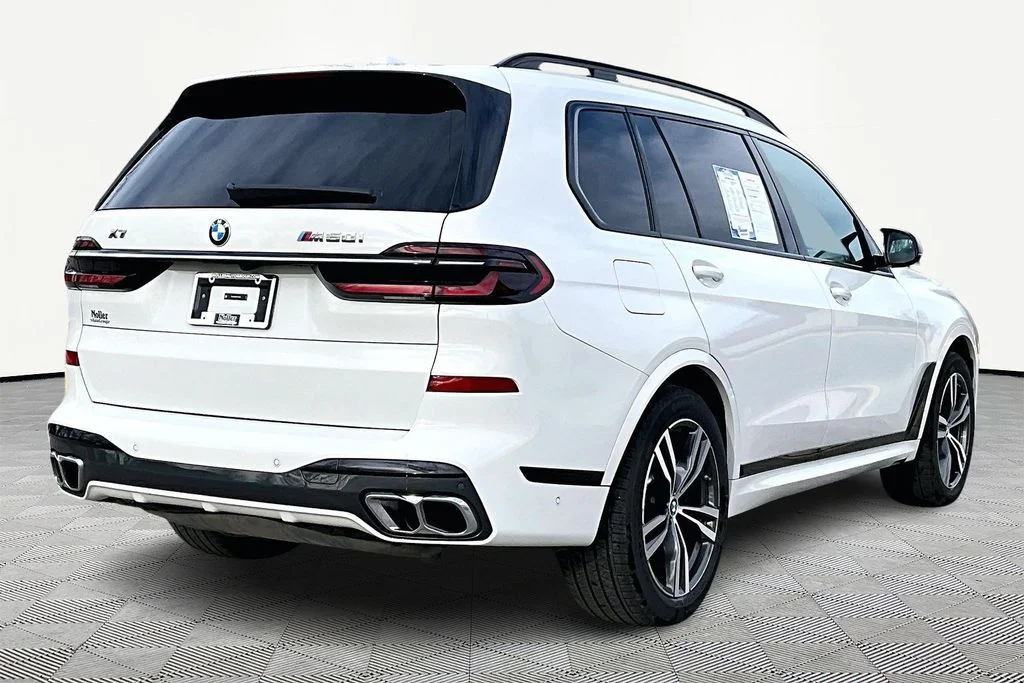 2025 BMW X7 M60i's photo
