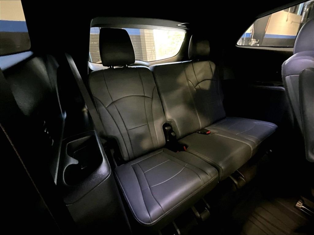 Used 2023 Black Buick Essence image 17