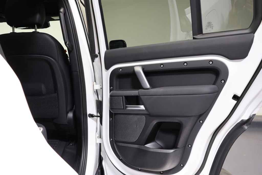 Used 2023 Fuji White Land Rover X-Dynamic SE image 41