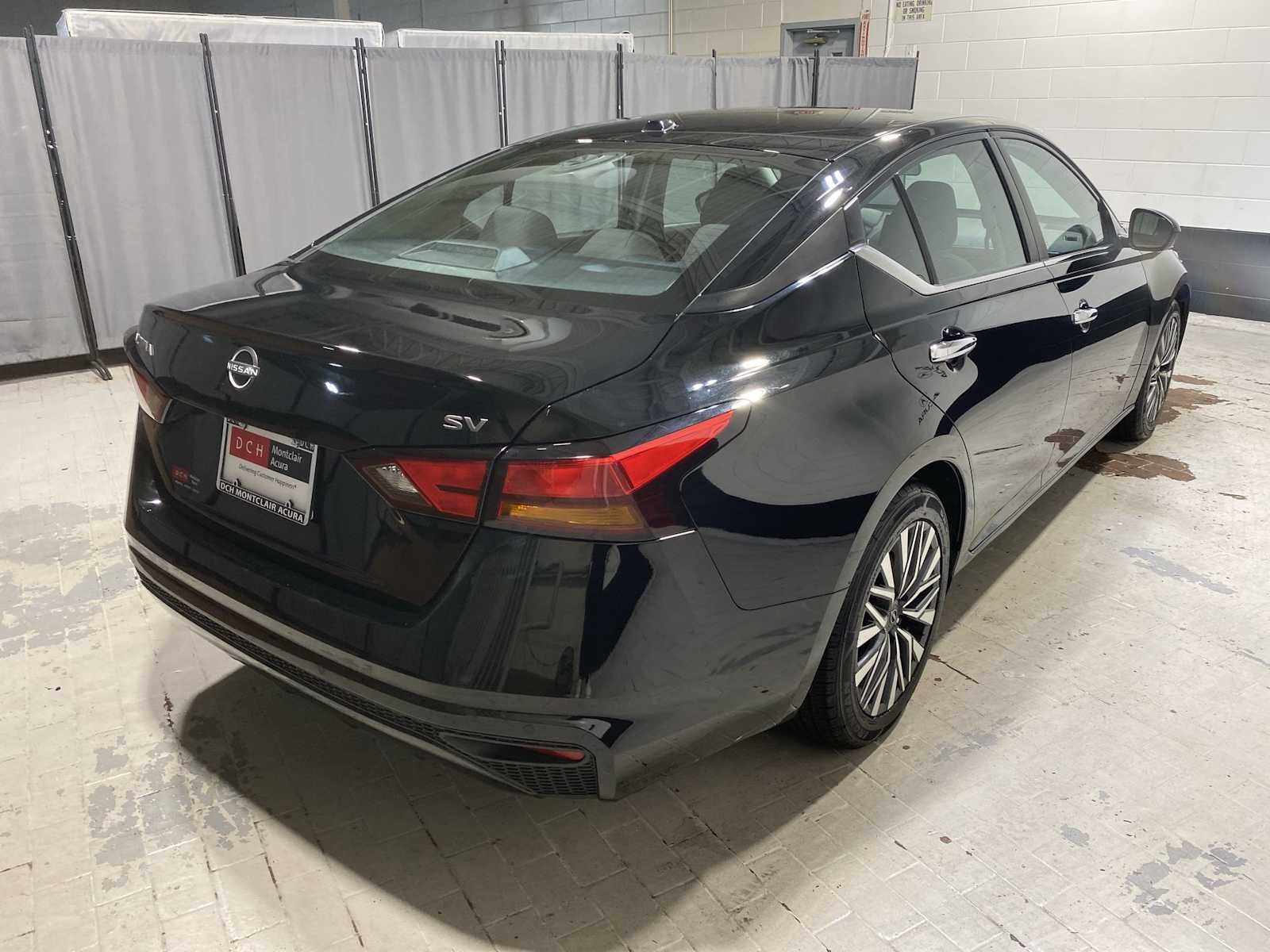 Used 2024 Super Black Nissan 2.5 SV image 26