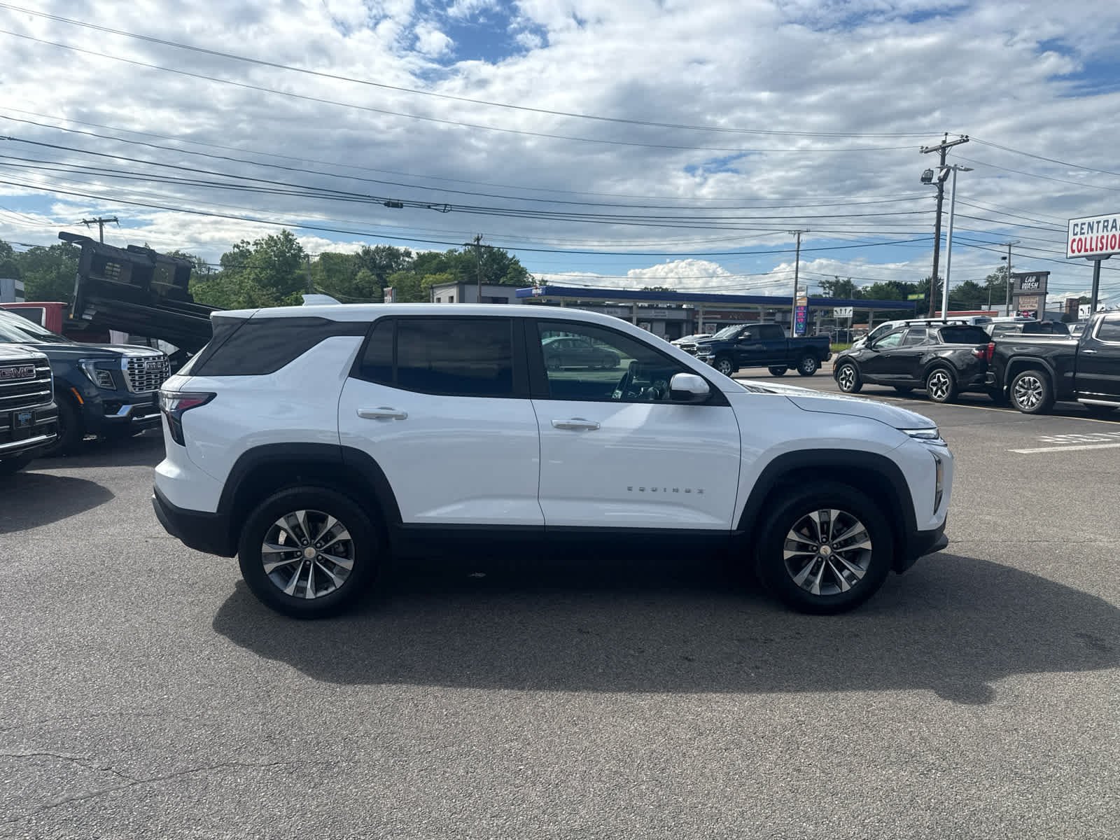 2025 Chevrolet Equinox LT - Photo 6