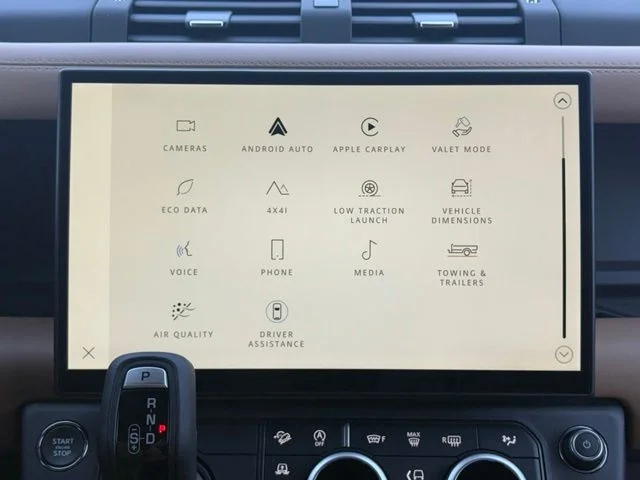 New 2026 Woolstone Green Land Rover X-Dynamic SE image 25