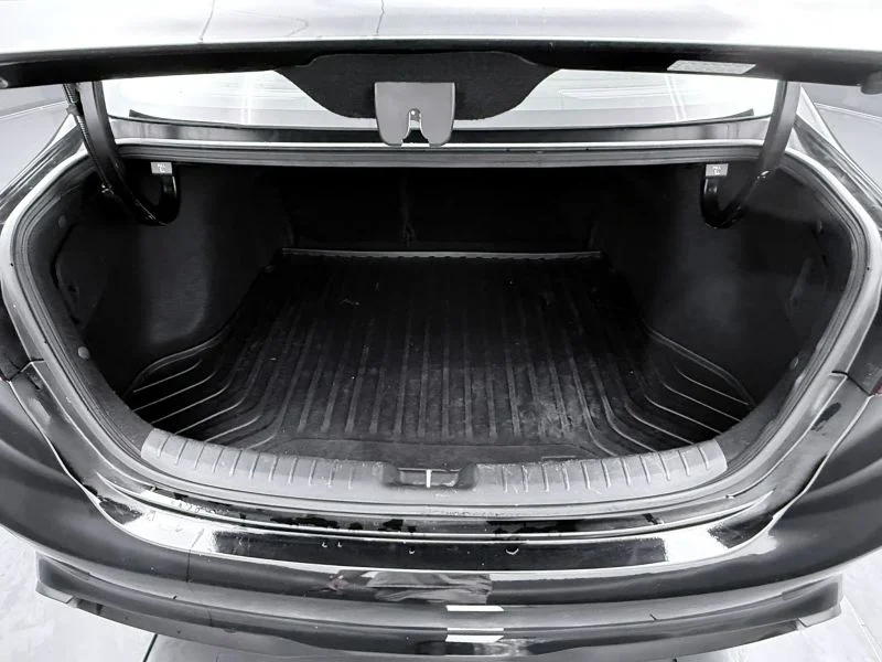 Used 2023  Kia LXS Sedan 4D image 43