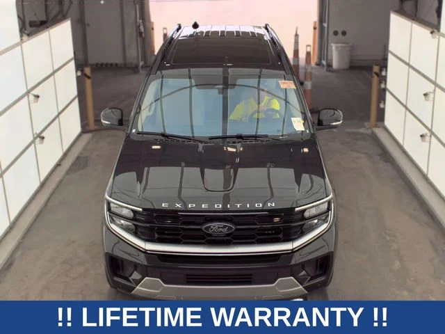 Used 2025 Gray Ford Platinum image 1