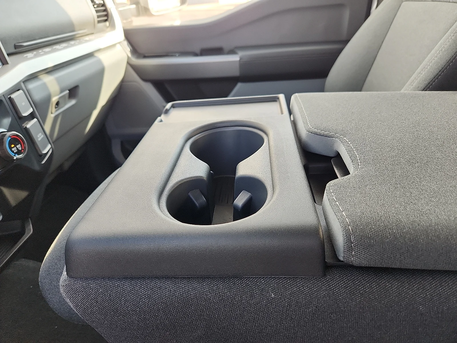 New 2027 Oxford White Ford XLT image 25