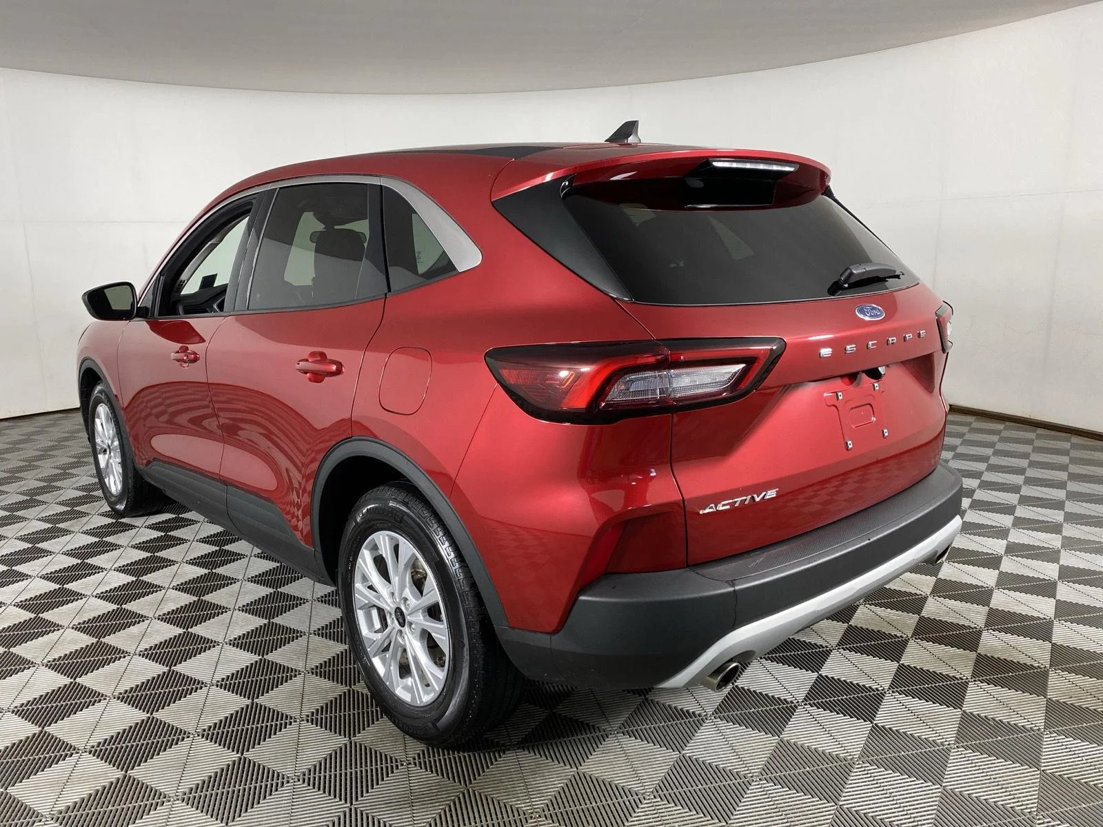 Used 2023 Rd Ford Active image 5