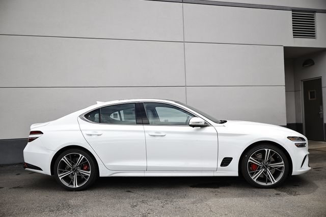 Used 2025 Alta White Genesis 3.3T Sport Advanced image 3