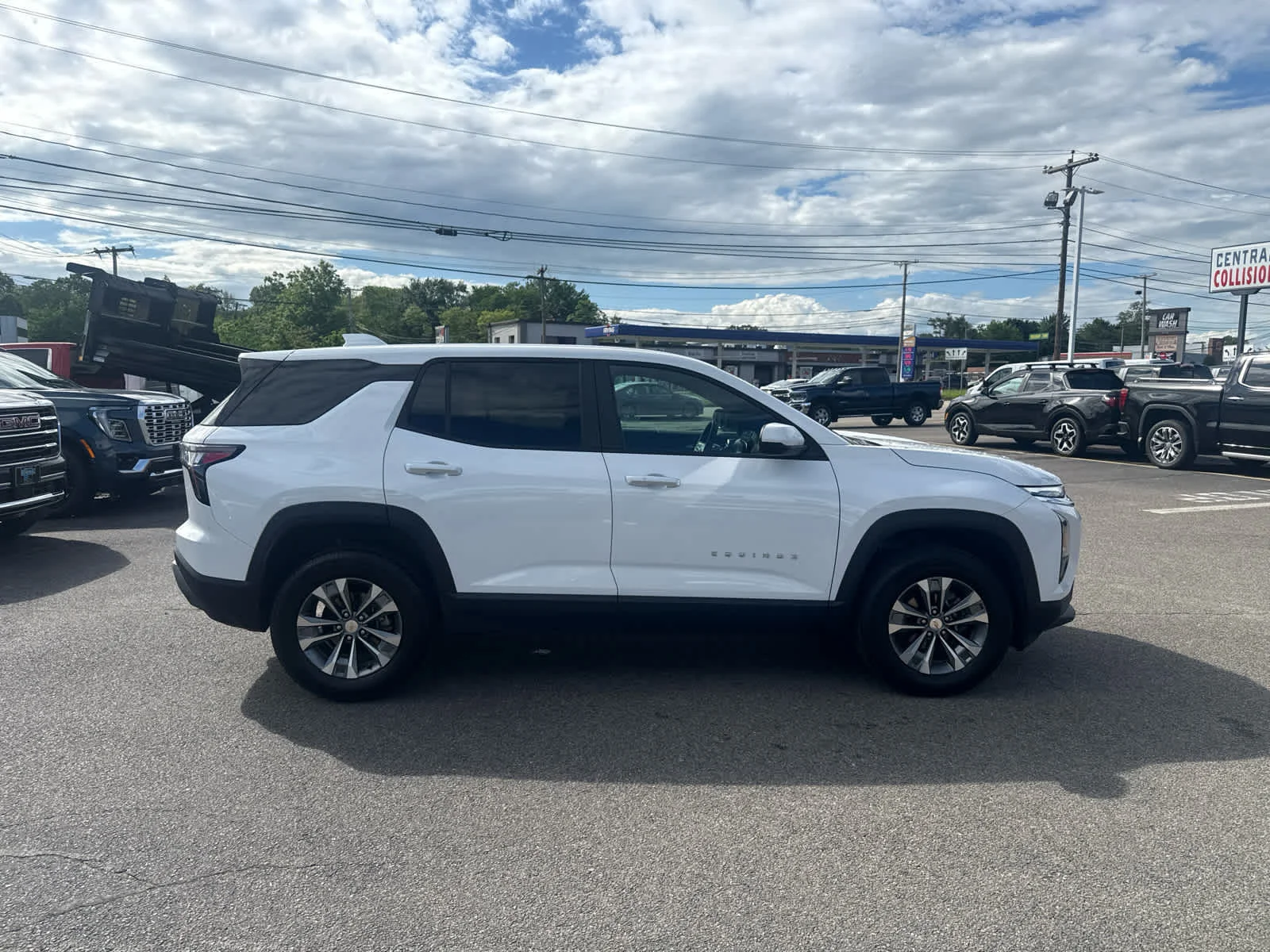 Used 2025 Summit White Chevrolet AWD LT image 6