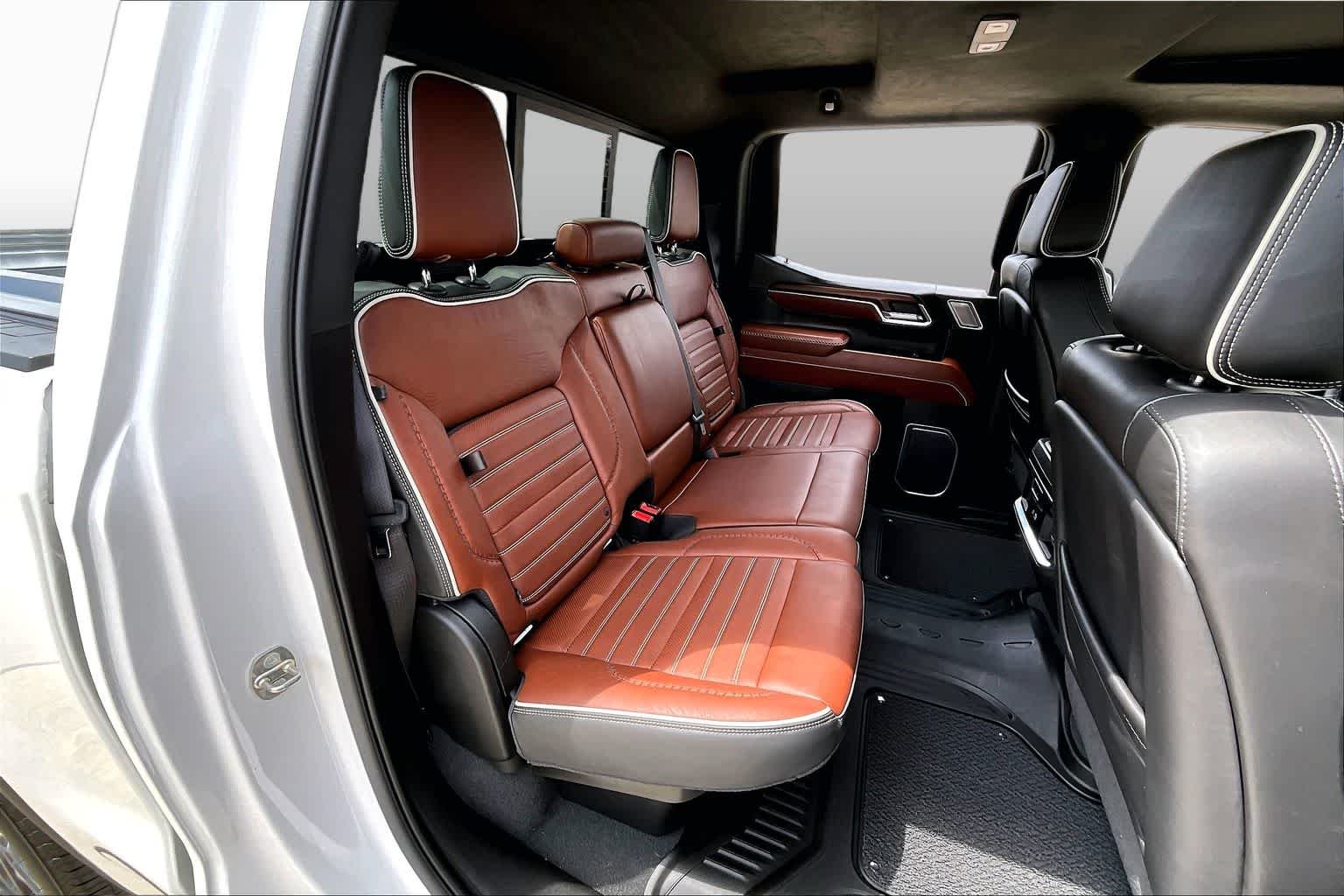 Used 2023 White Frost Tricoat GMC Denali Ultimate image 20