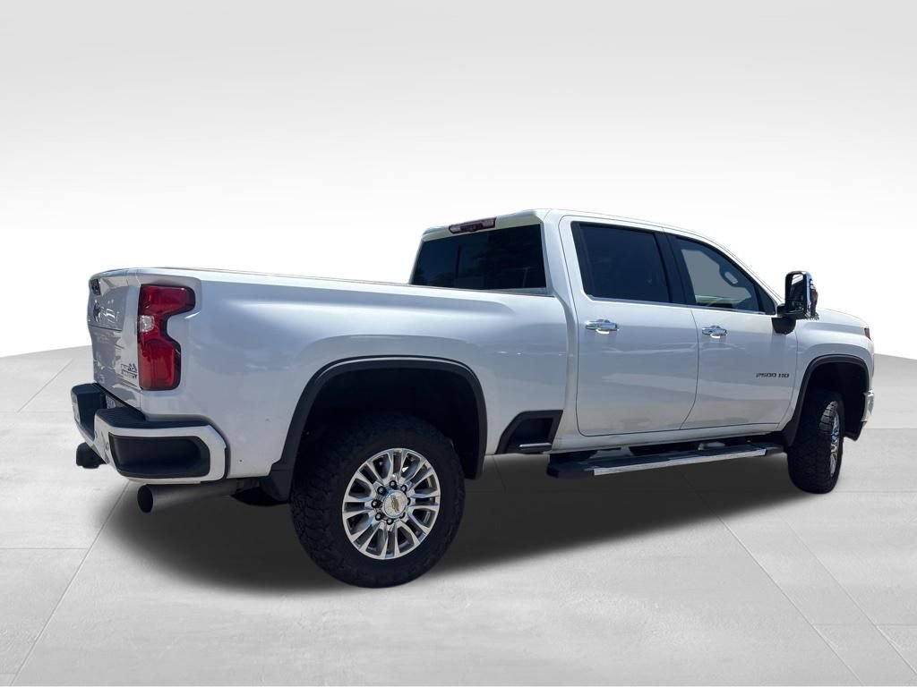 Used 2022 Beige Chevrolet High Country image 11