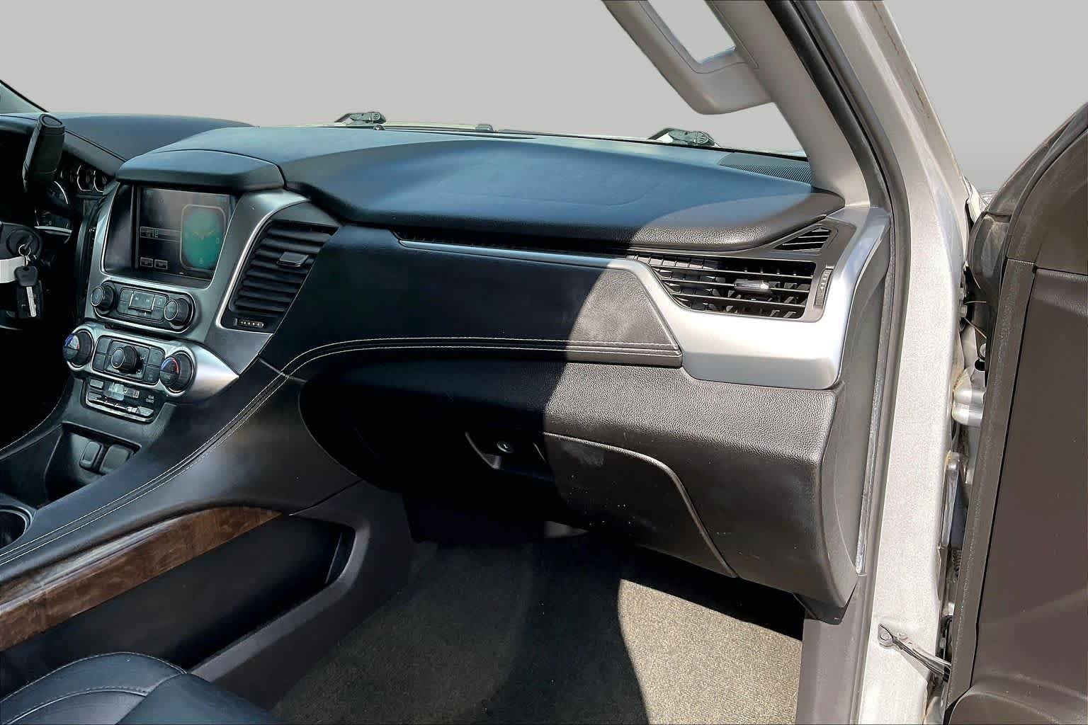 Used 2016 Silver Ice Metallic Chevrolet LS image 18