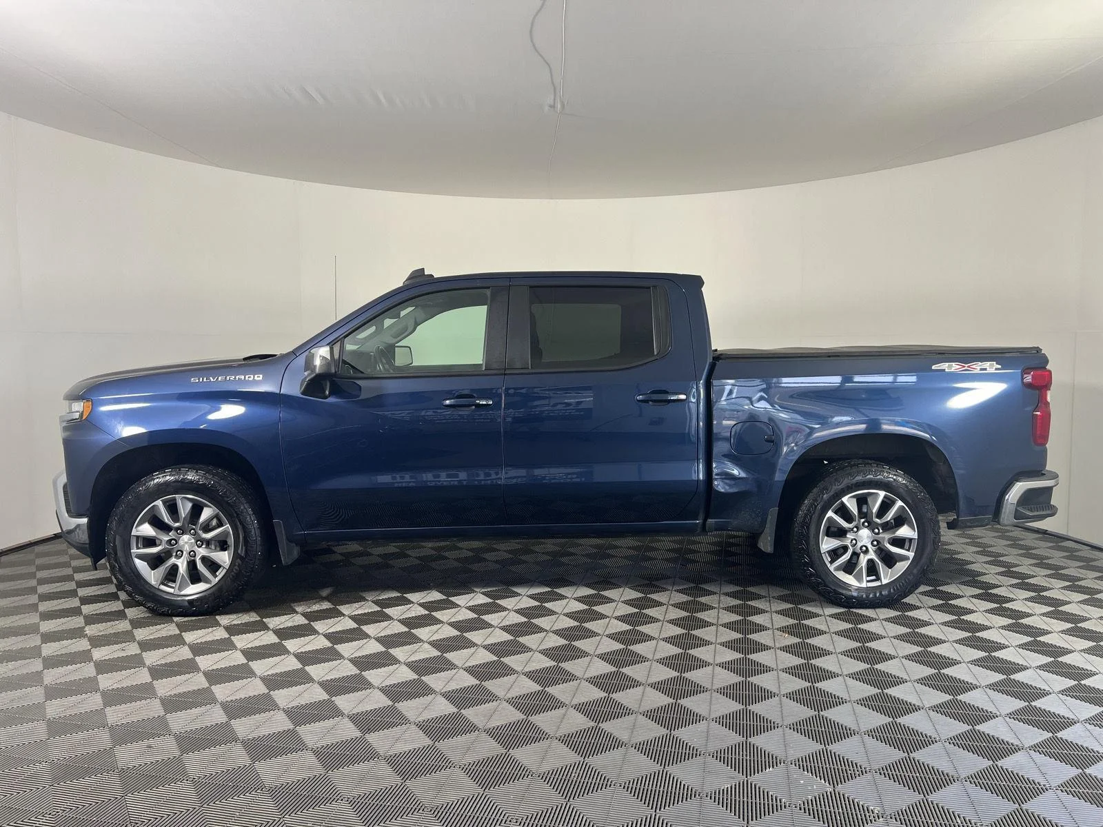 Used 2022 Northsky Blue Metallic Chevrolet LT image 6